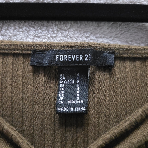 Forever 21 Ribbed Olive Long Sleeve Crop Top with Plunge Neckline - Picture 3 of 3